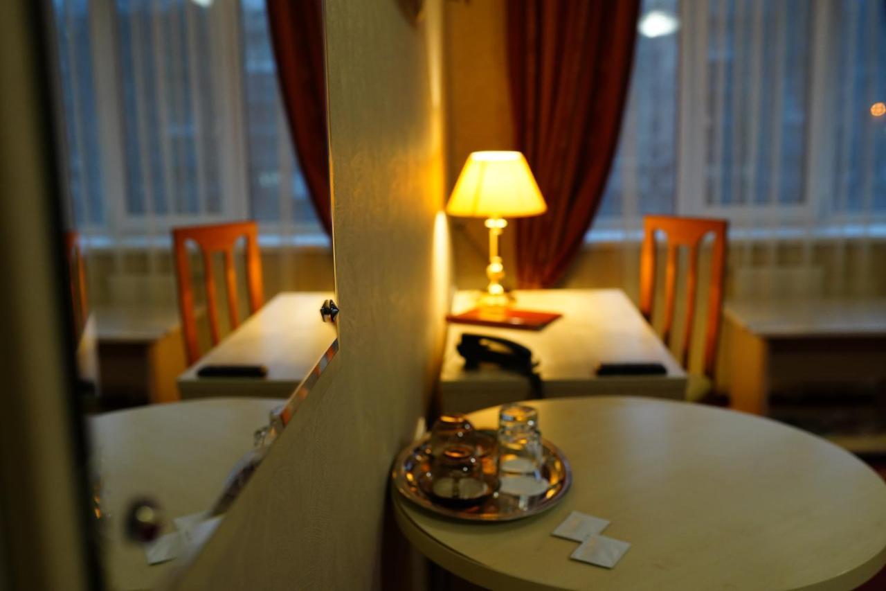 AMAKS Vizit Hotel Homel Buitenkant foto